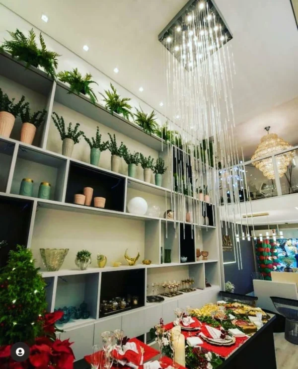 Lustre de cristal ASTRA Quadrado com 2,50 a 4,00 metros para Casa com Pé Direito Duplo.